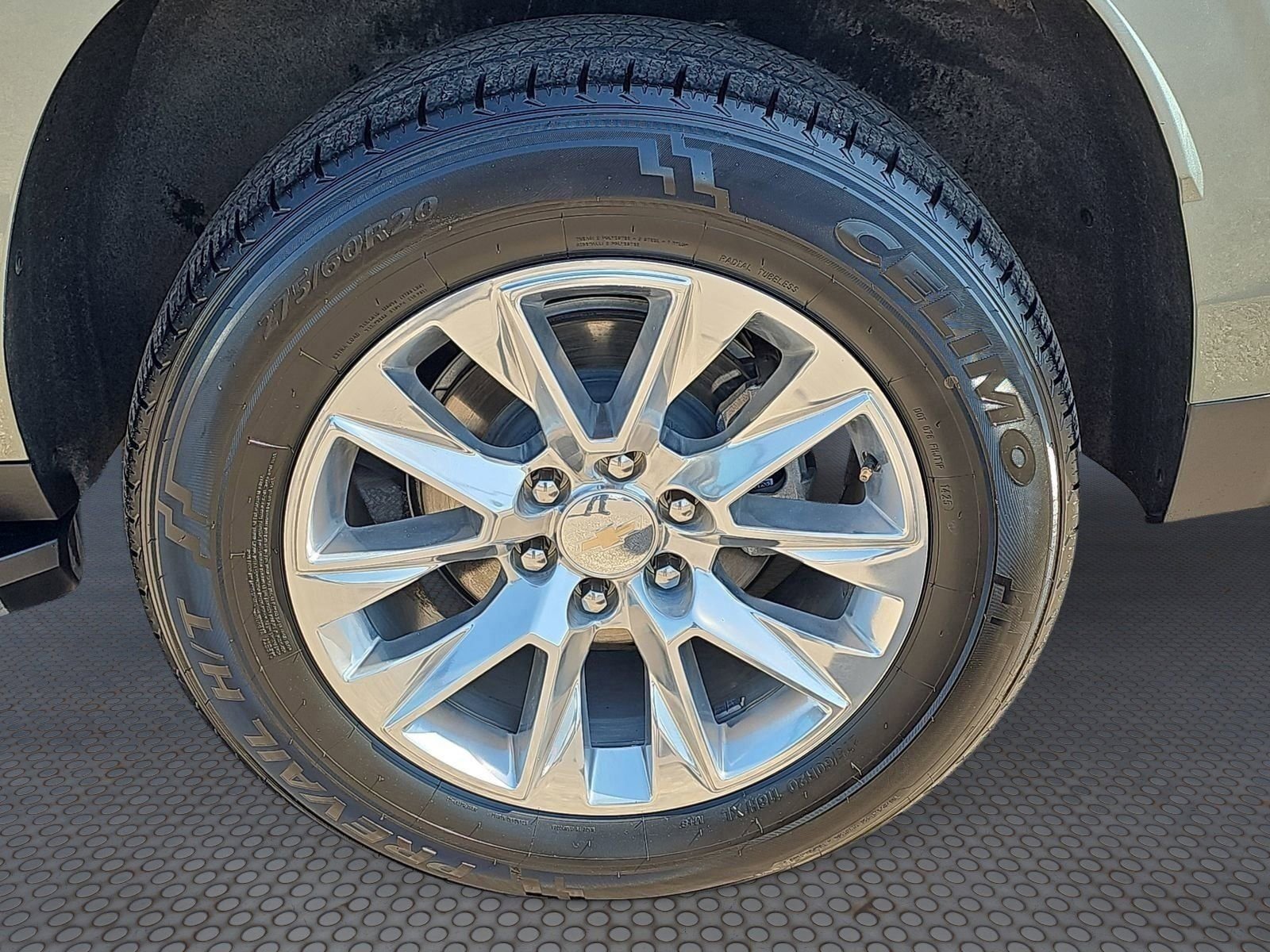 Used 2023 Chevrolet Suburban Premier image 34