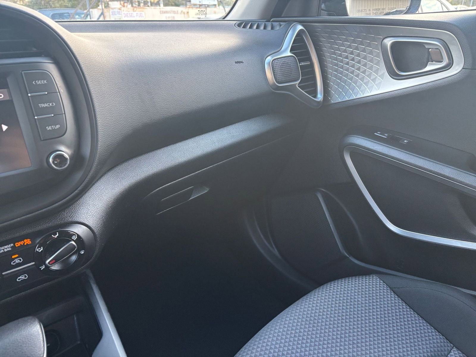 Used 2025 Kia Soul LX w/ Option Group 015 image 33