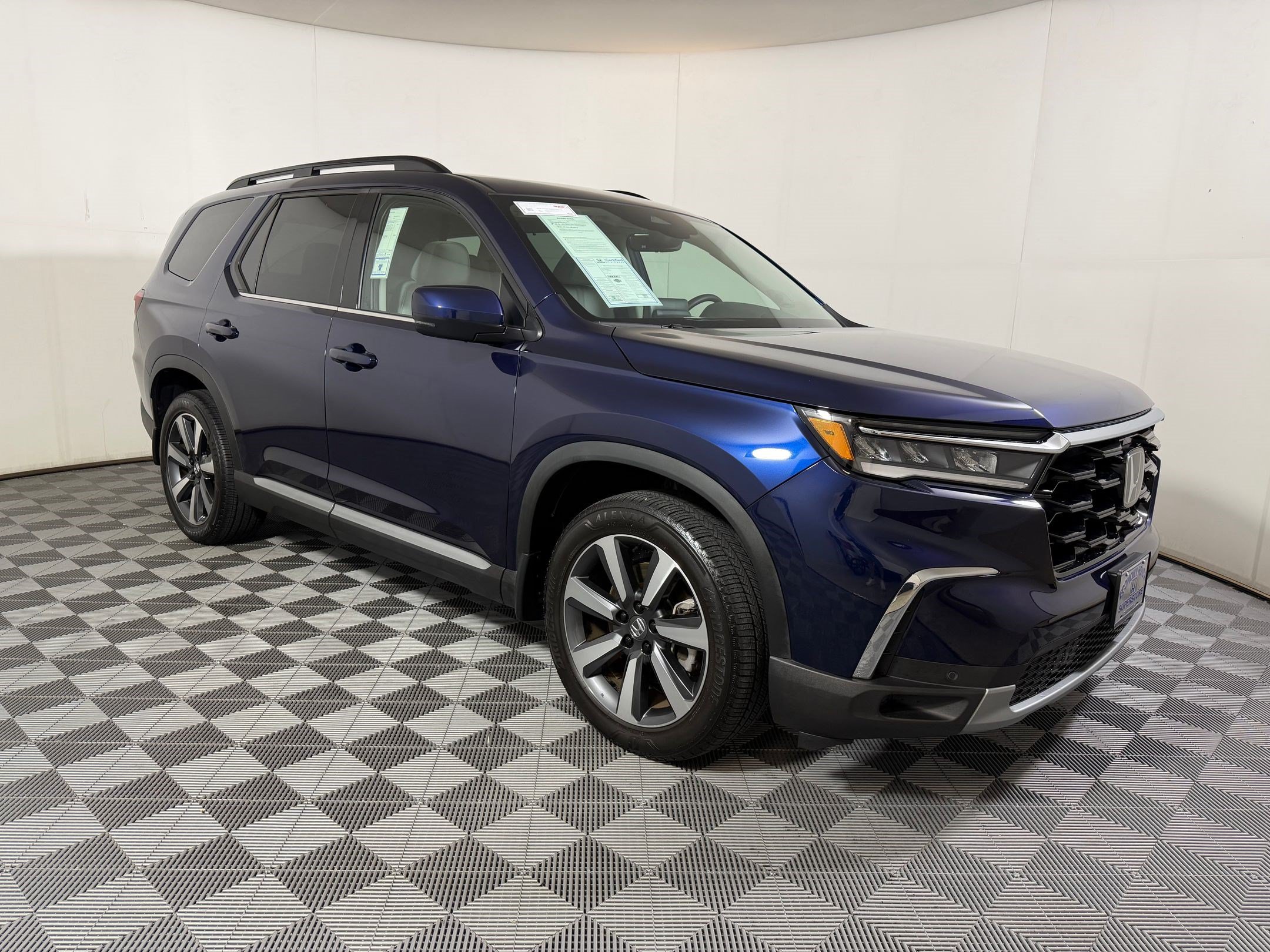 Used 2024 Honda Pilot Touring image 6
