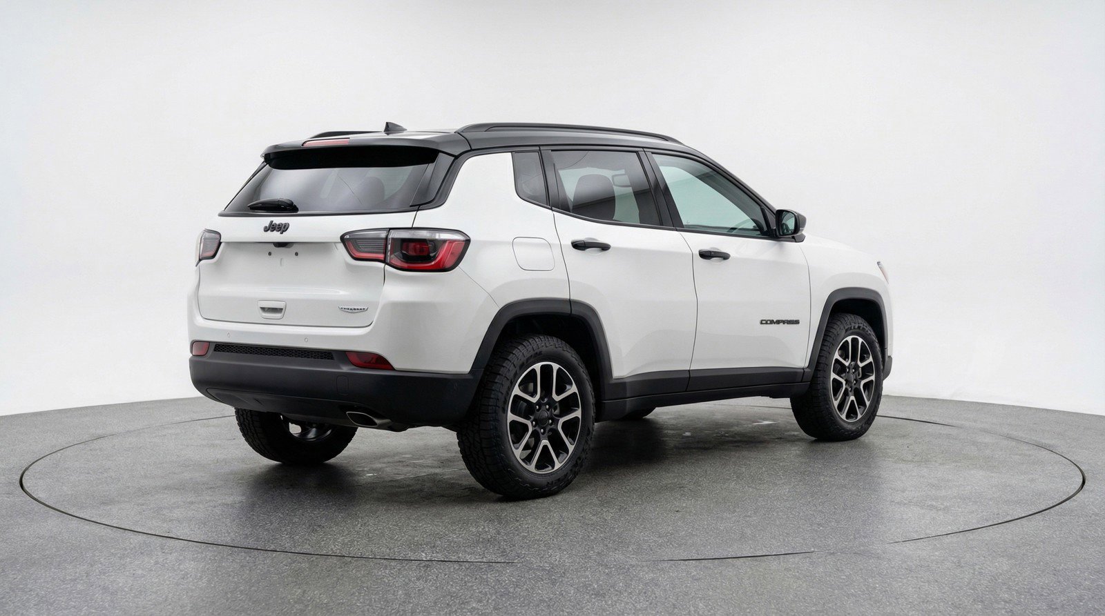 Used 2025 Jeep Compass Trailhawk image 9