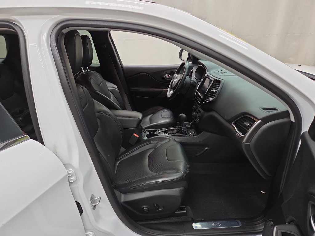 Used 2019 Jeep Cherokee Limited AWD/4WD image 12