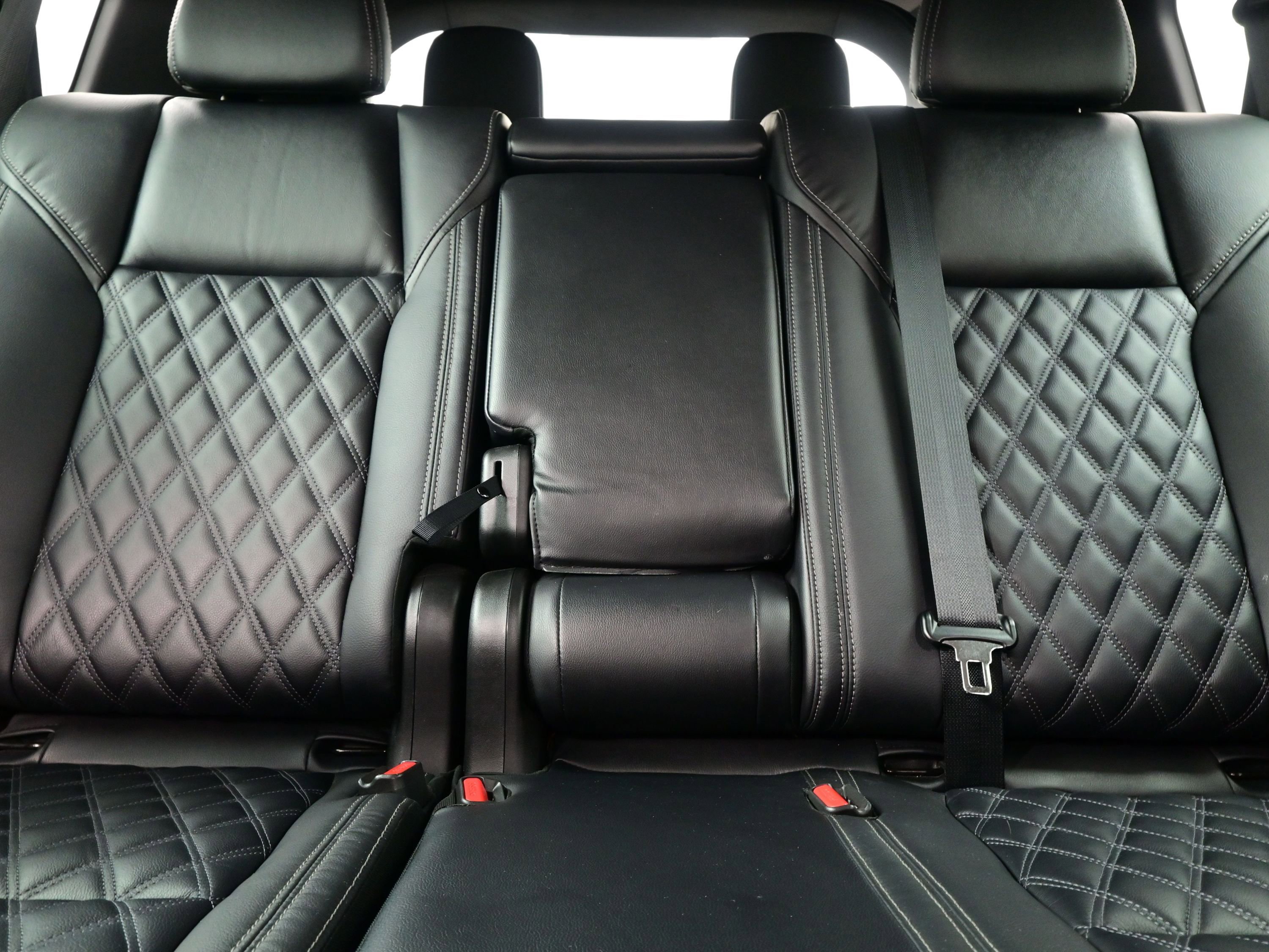 Used 2023 Mitsubishi Outlander SEL Black Edition image 17