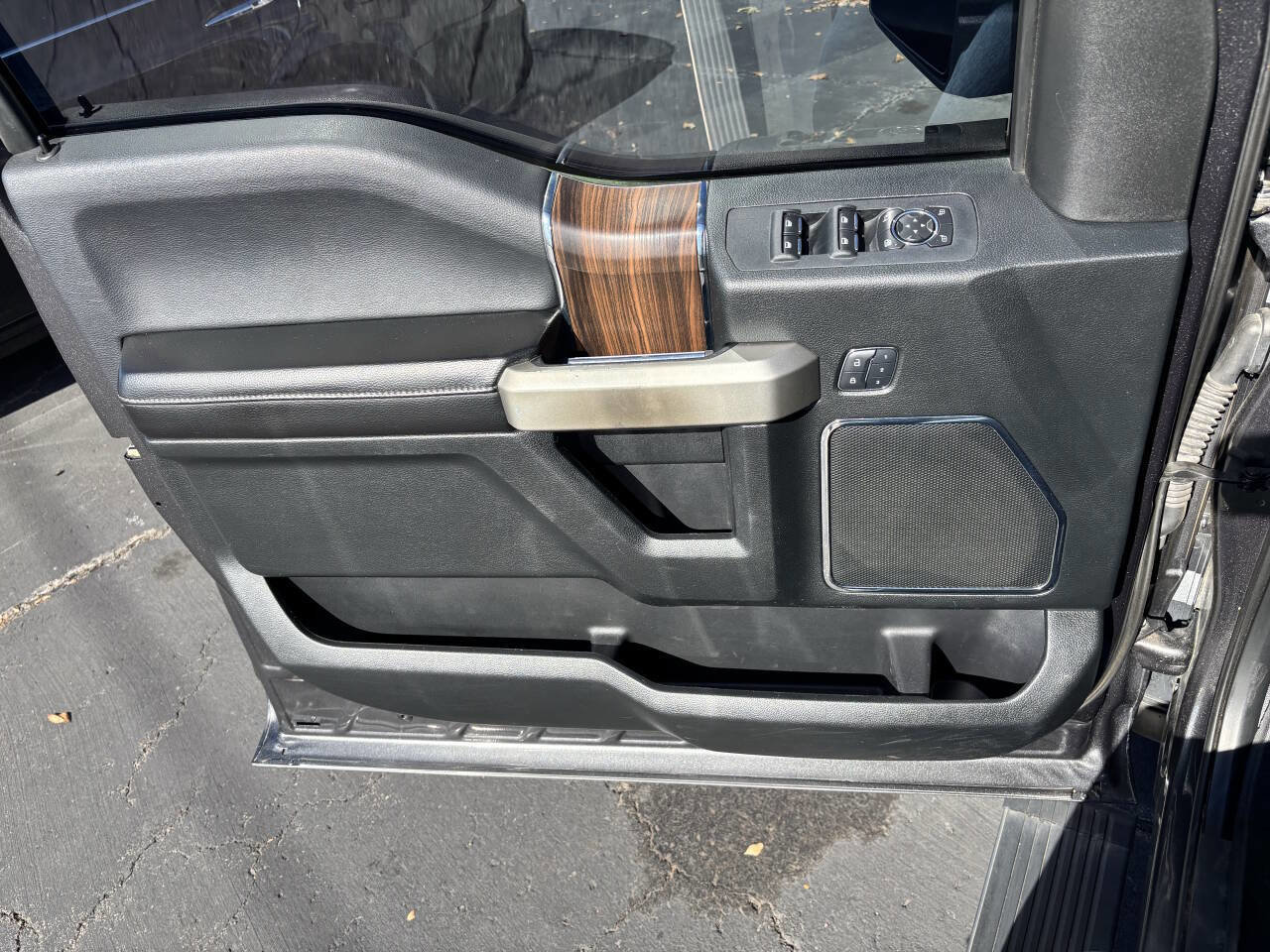 Used 2016 Ford F150 Lariat w/ Equipment Group 502A Luxury image 15