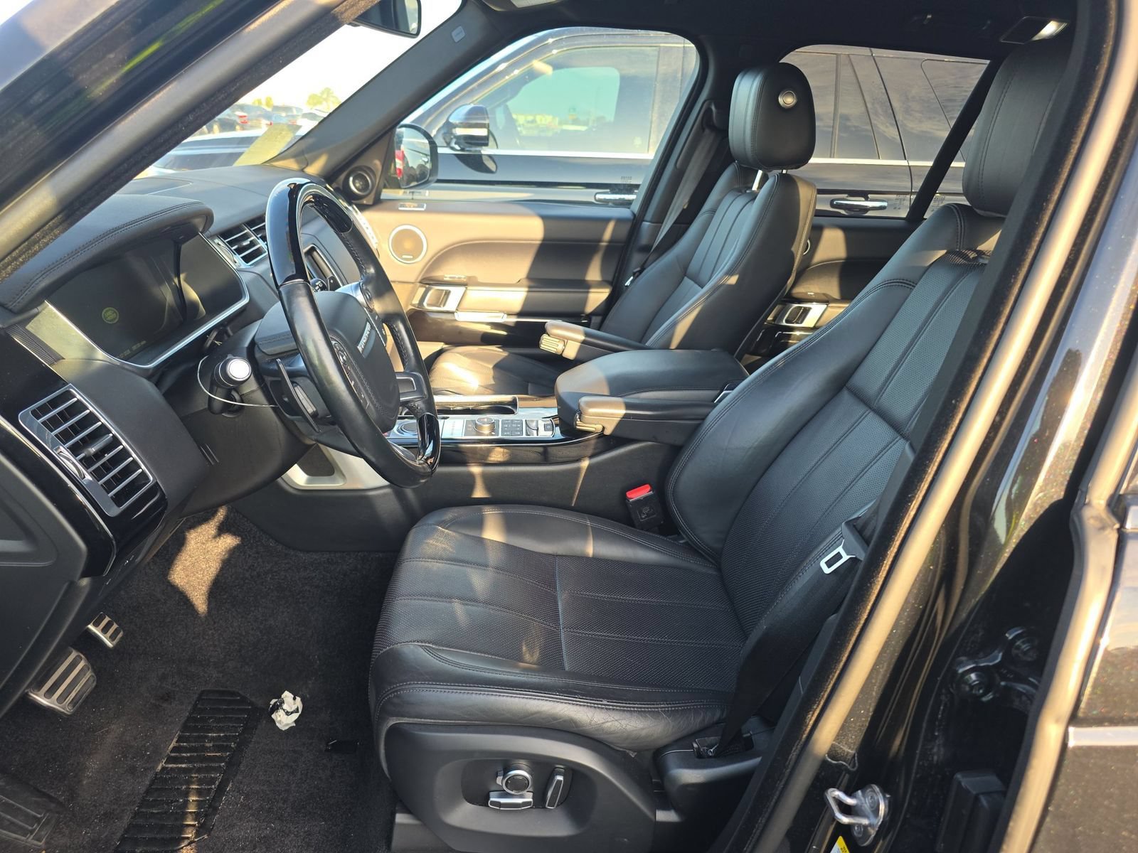 Used 2016 Land Rover Range Rover Supercharged AWD/4WD image 5