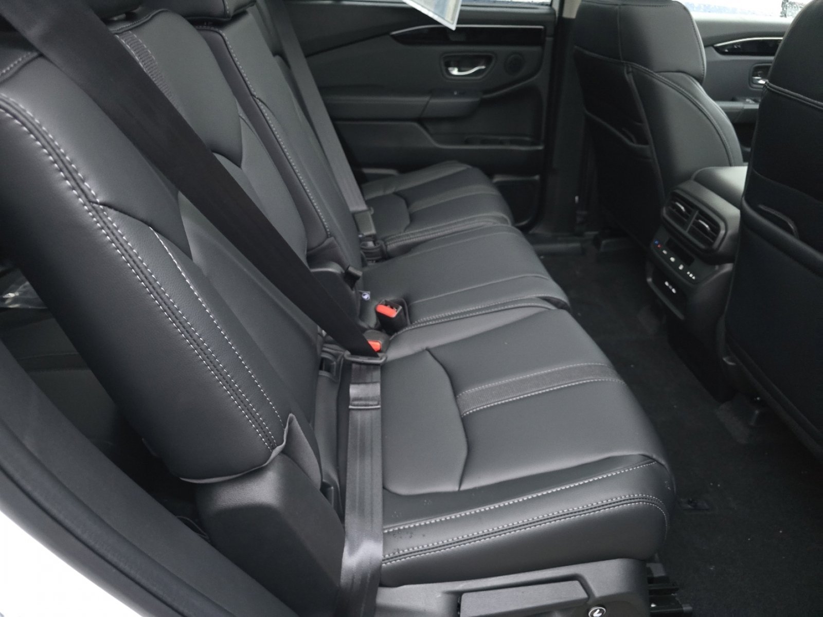 New 2025 Honda Pilot Touring image 23