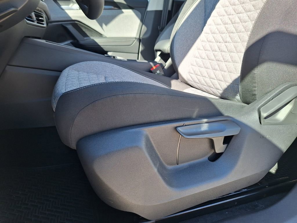 New 2026 Volkswagen Tiguan S image 10