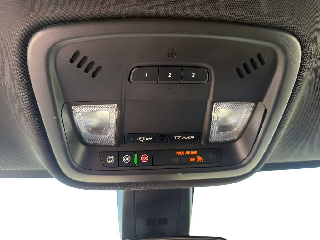 Used 2023 Chevrolet Traverse LT FWD image 25
