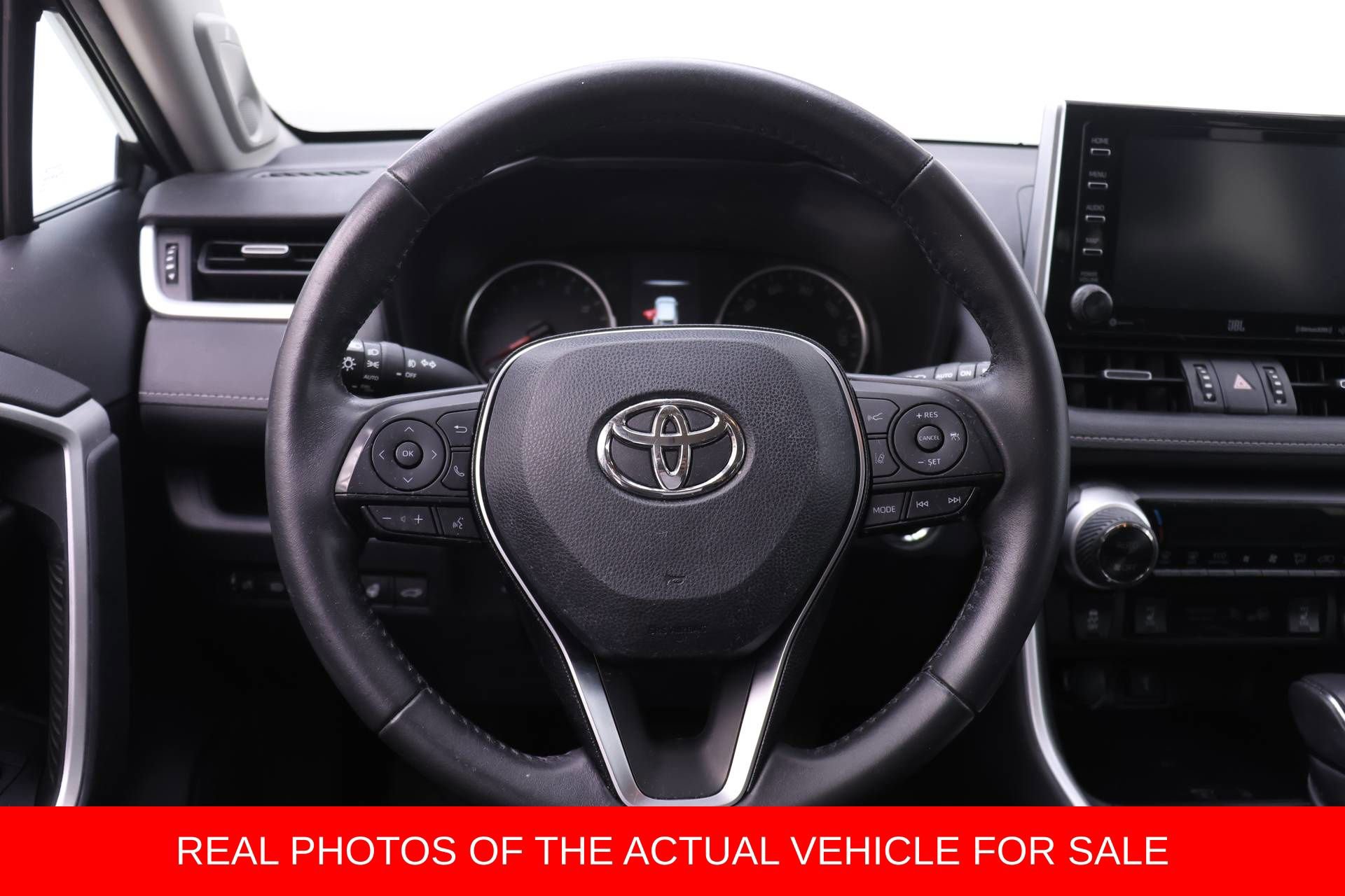 Certified 2020 Toyota RAV4 XLE Premium image 13