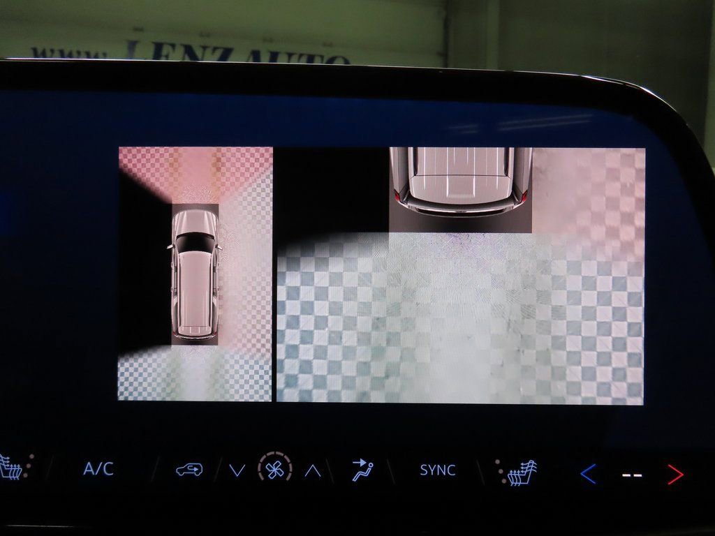 Used 2025 Chevrolet Suburban RST w/ Advanced Technology Package AWD/4WD image 17