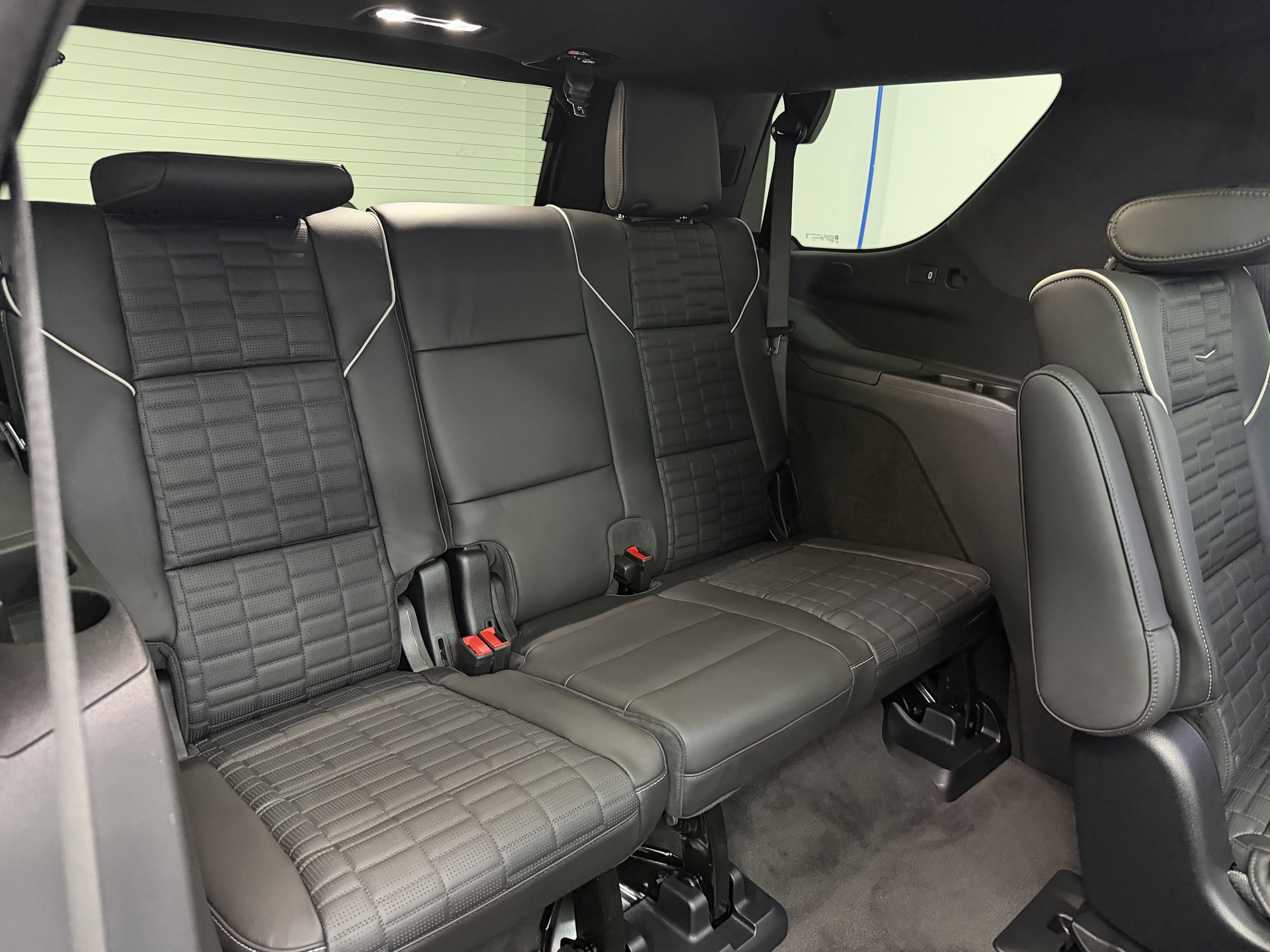 Used 2025 Cadillac Escalade Sport Platinum w/ LPO, ONYX Package image 29