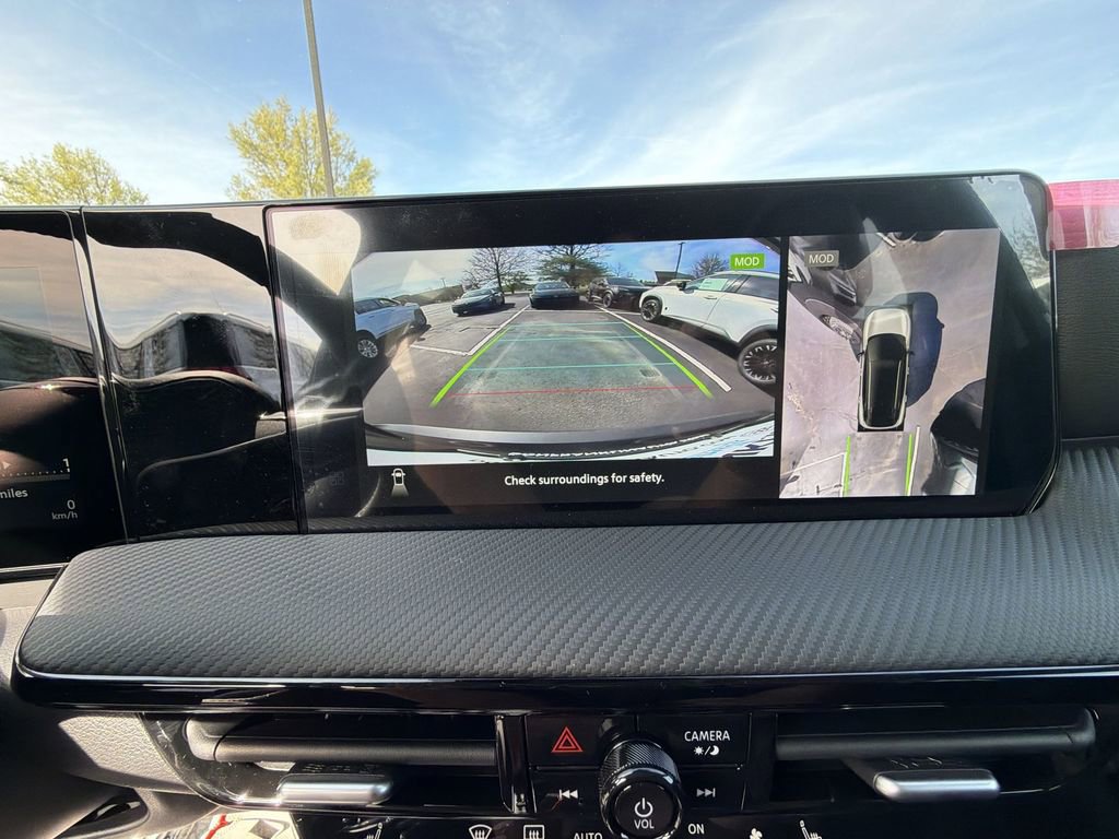 New 2026 Nissan Kicks SR w/ SR Premium Package AWD/4WD image 17