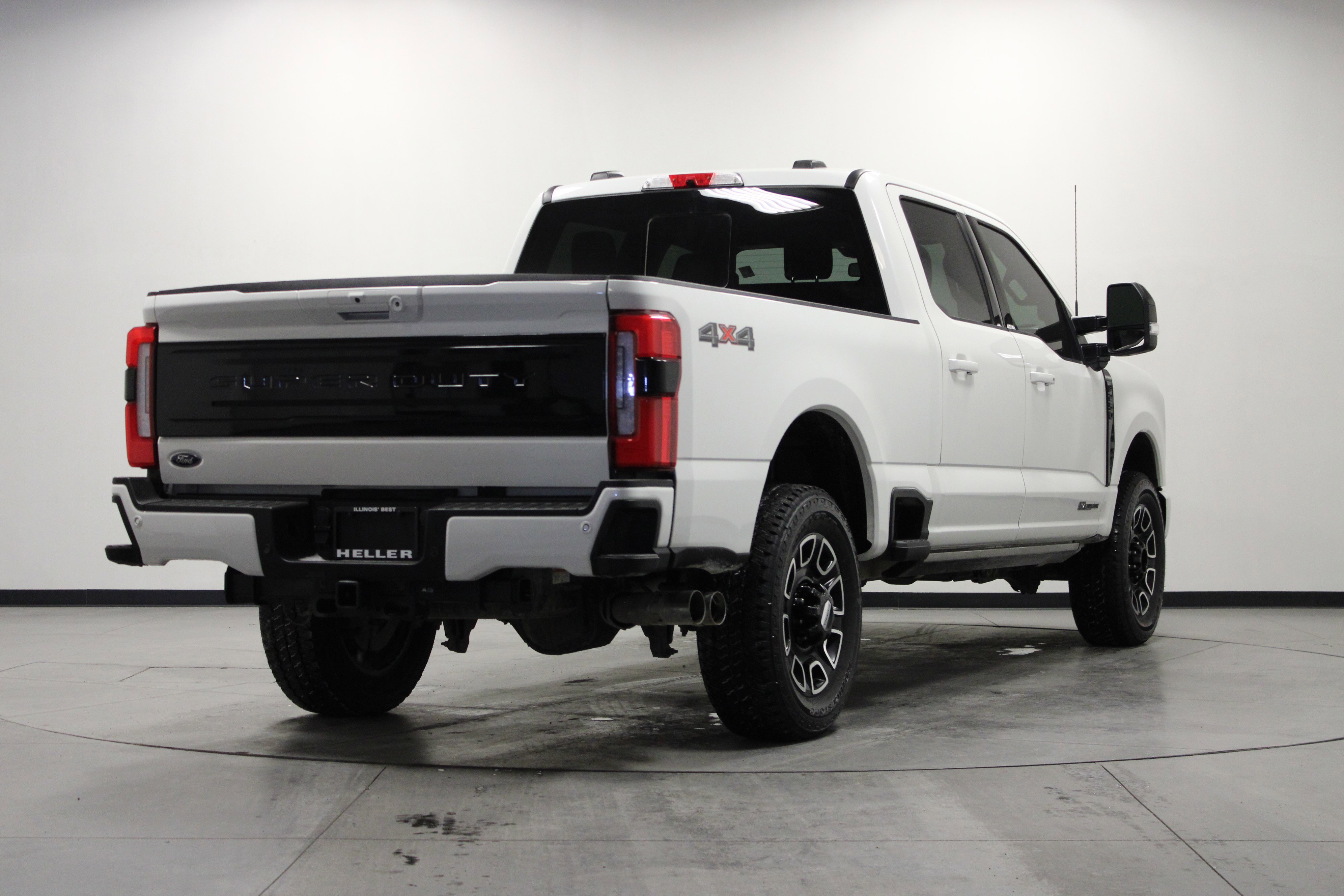 Used 2025 Ford F250 Platinum image 4