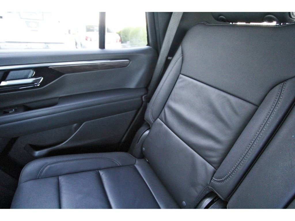 Used 2025 Chevrolet Tahoe LT image 11