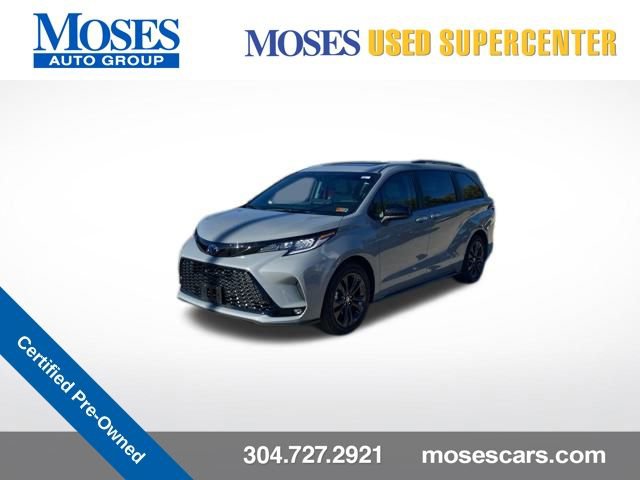 Certified 2025 Toyota Sienna XSE image 1