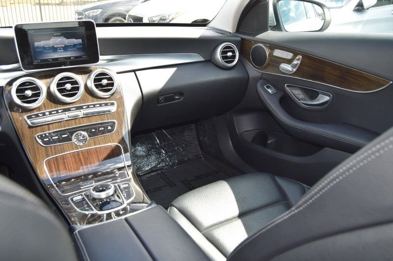 Used 2018 Mercedes-Benz C 300 4MATIC Sedan image 30