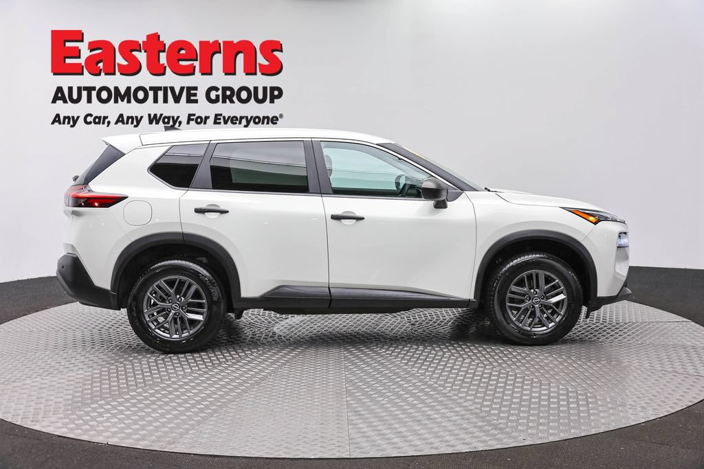 Used 2023 Nissan Rogue S AWD/4WD image 4