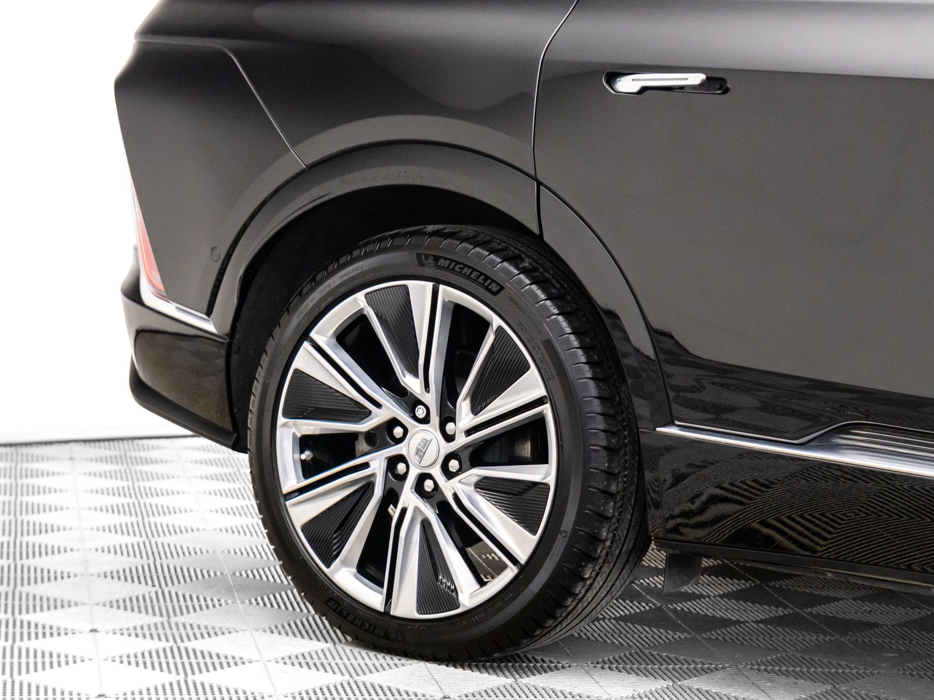 Certified 2025 Cadillac Lyriq Luxury image 41