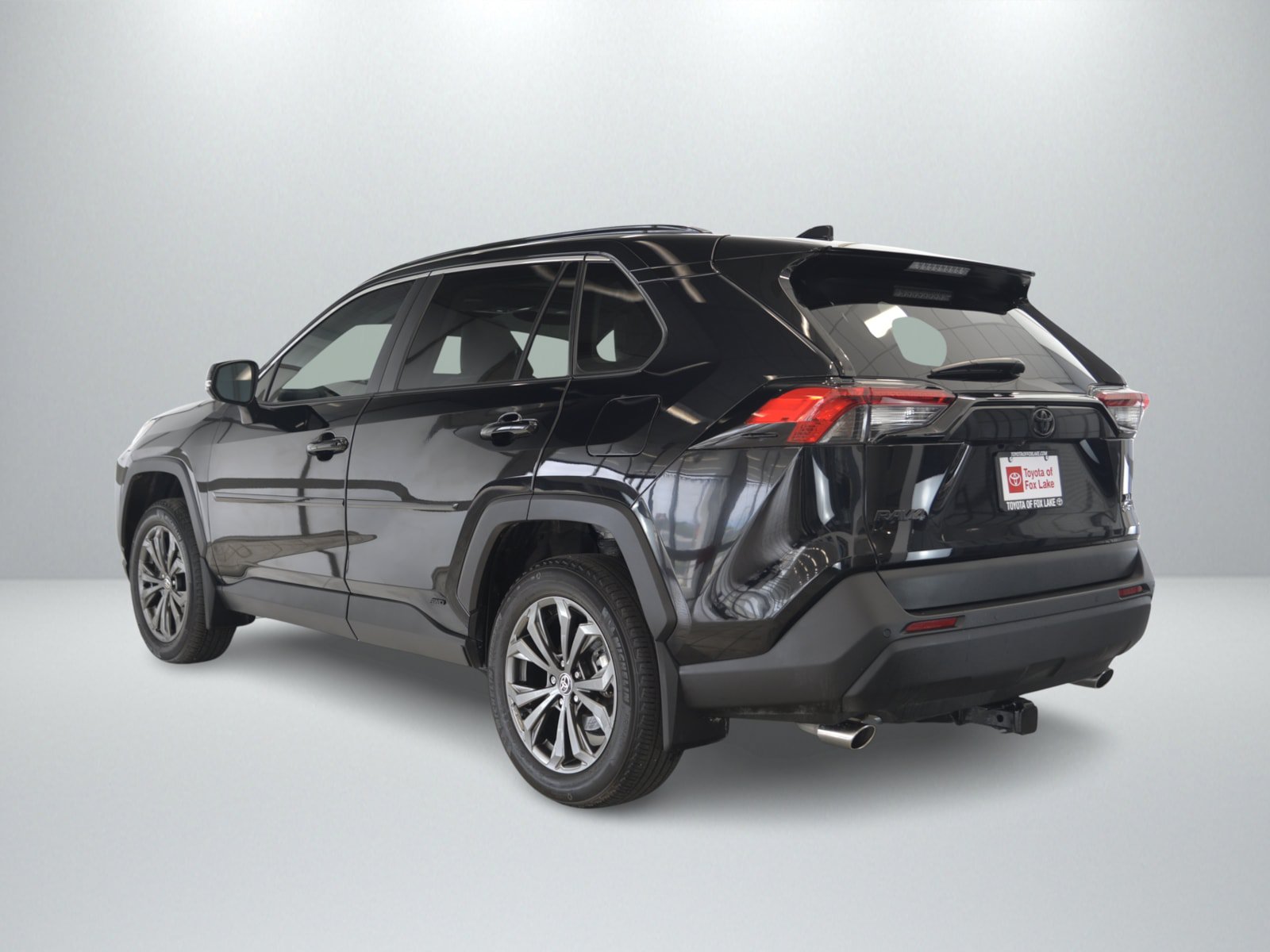 Used 2025 Toyota RAV4 XLE Premium w/ Weather Package AWD/4WD image 3