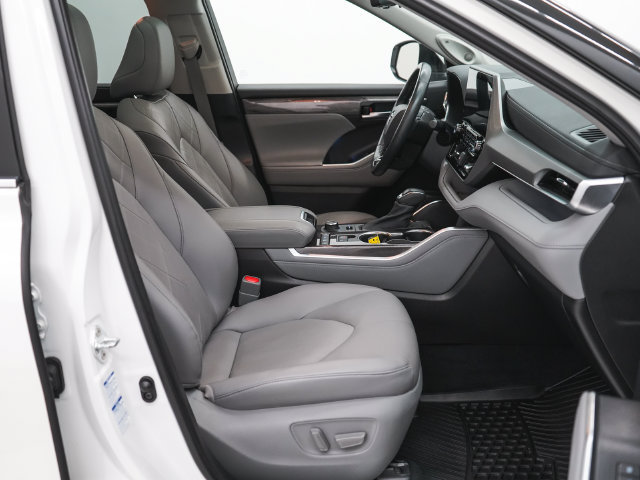 Used 2021 Toyota Highlander Platinum AWD/4WD image 48