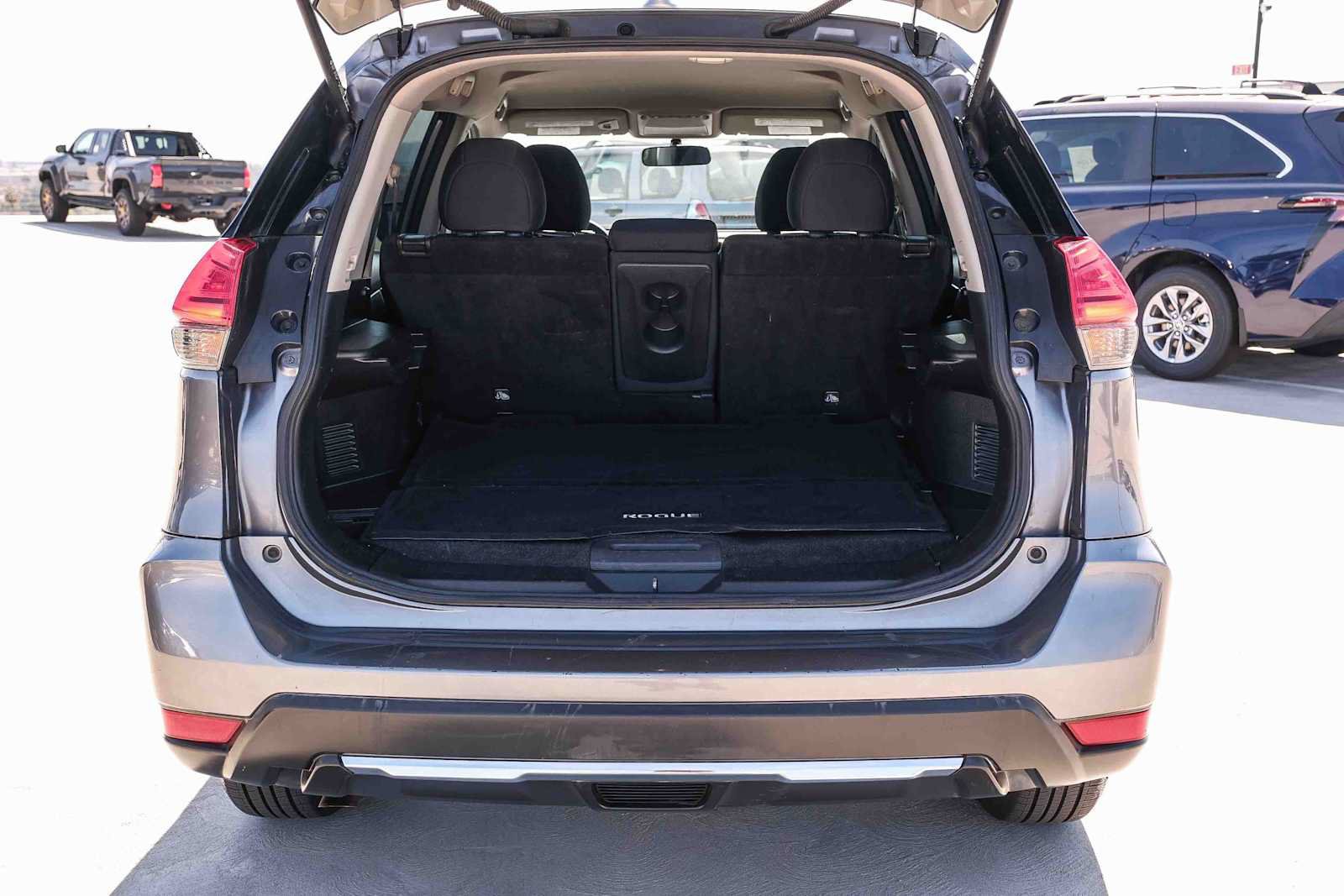 Used 2017 Nissan Rogue S AWD/4WD image 26
