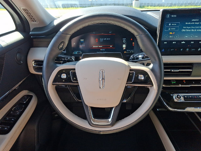 Certified 2025 Lincoln Corsair Reserve w/ Equipment Group 202A AWD/4WD image 19