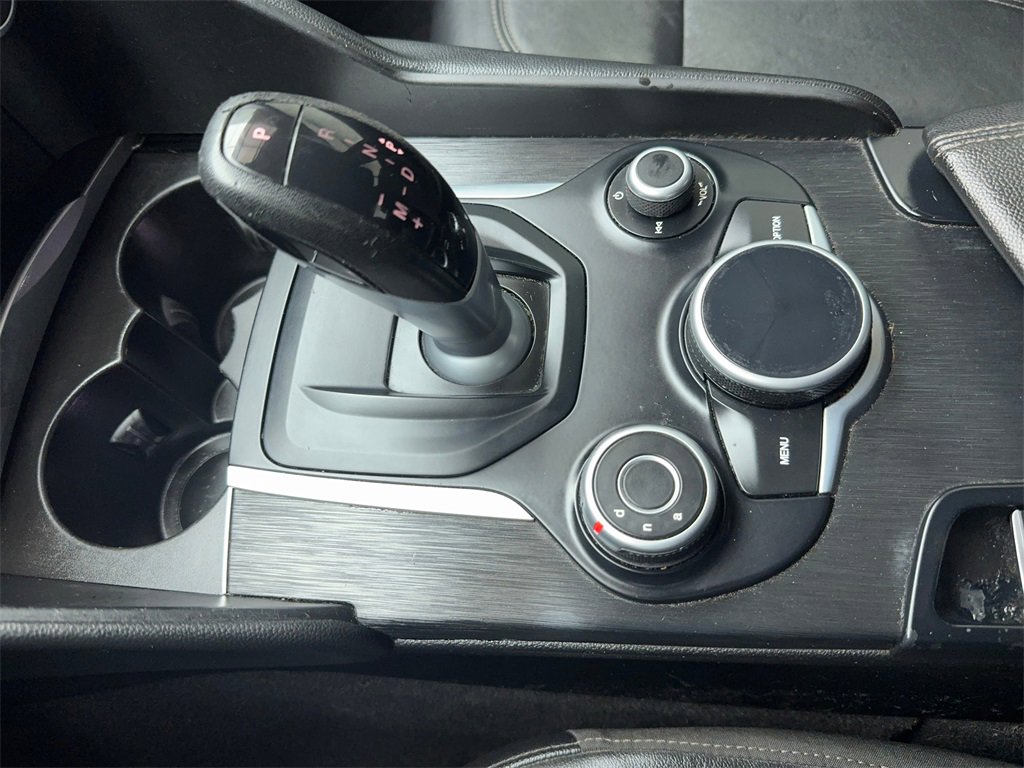 Used 2019 Alfa Romeo Giulia image 28