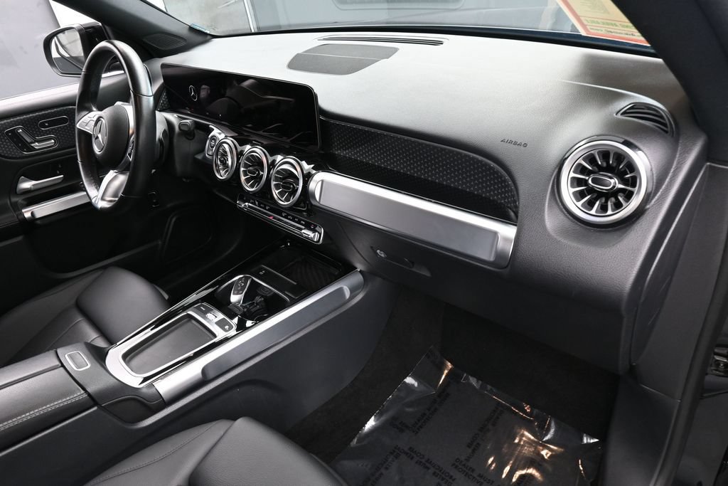 Used 2025 Mercedes-Benz GLB 250 image 44