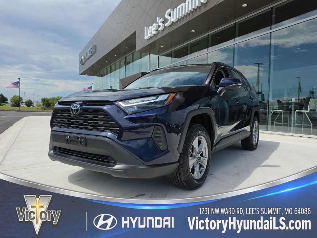 Used 2025 Toyota RAV4 XLE AWD/4WD image 9