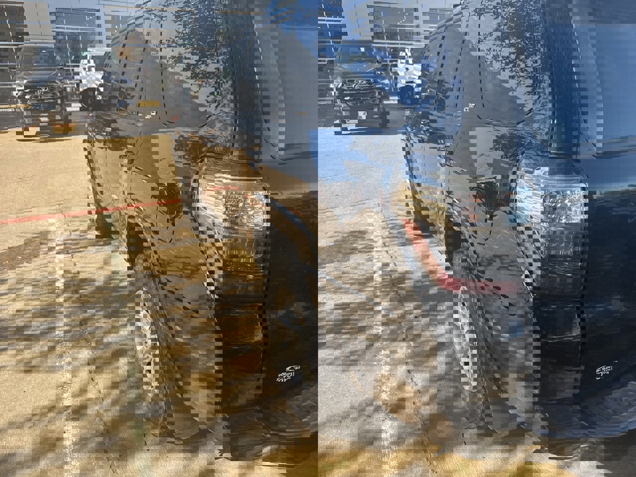 Used 2014 Toyota 4Runner SR5 image 7