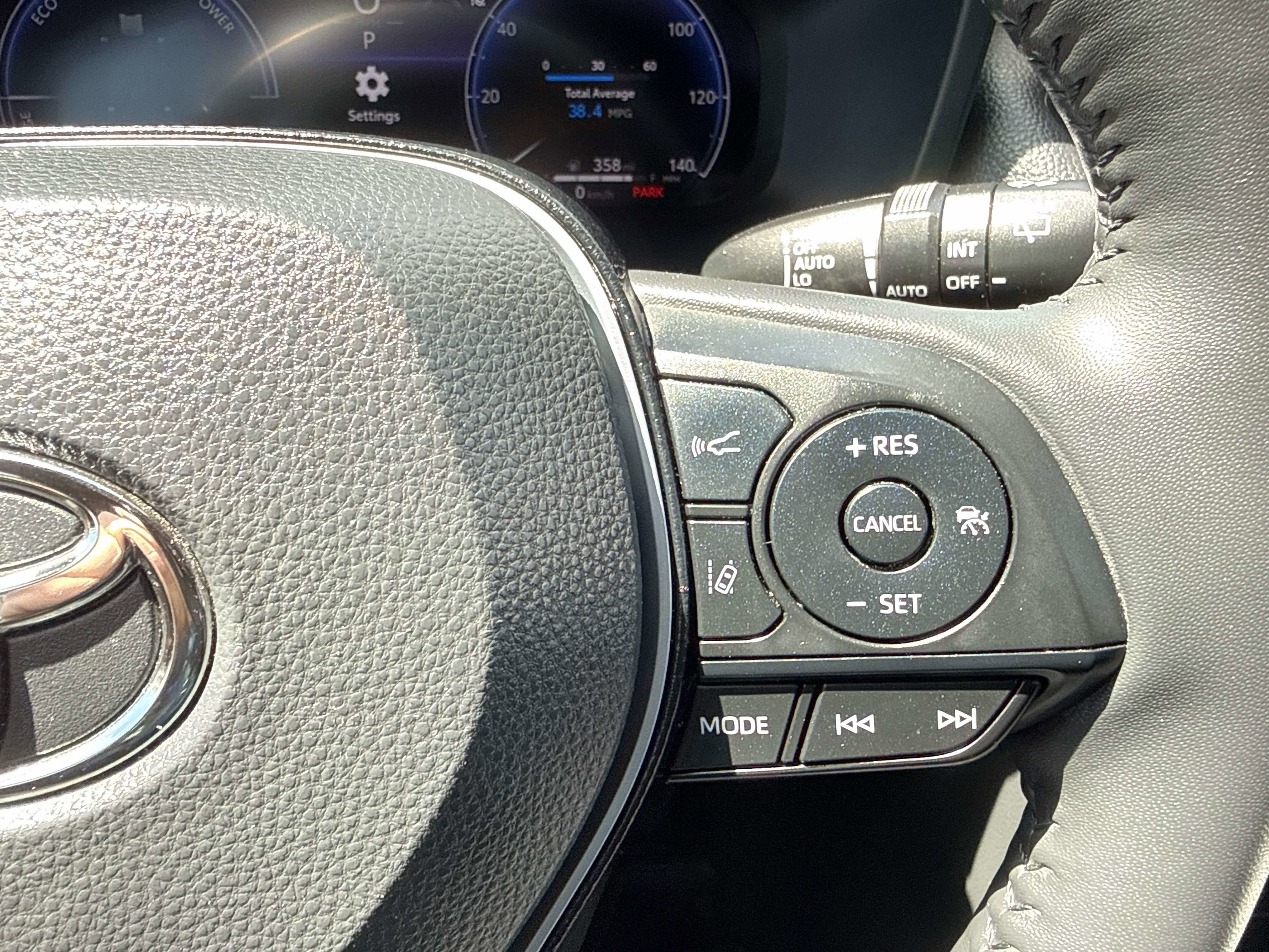 Used 2023 Toyota RAV4 XSE AWD/4WD image 25