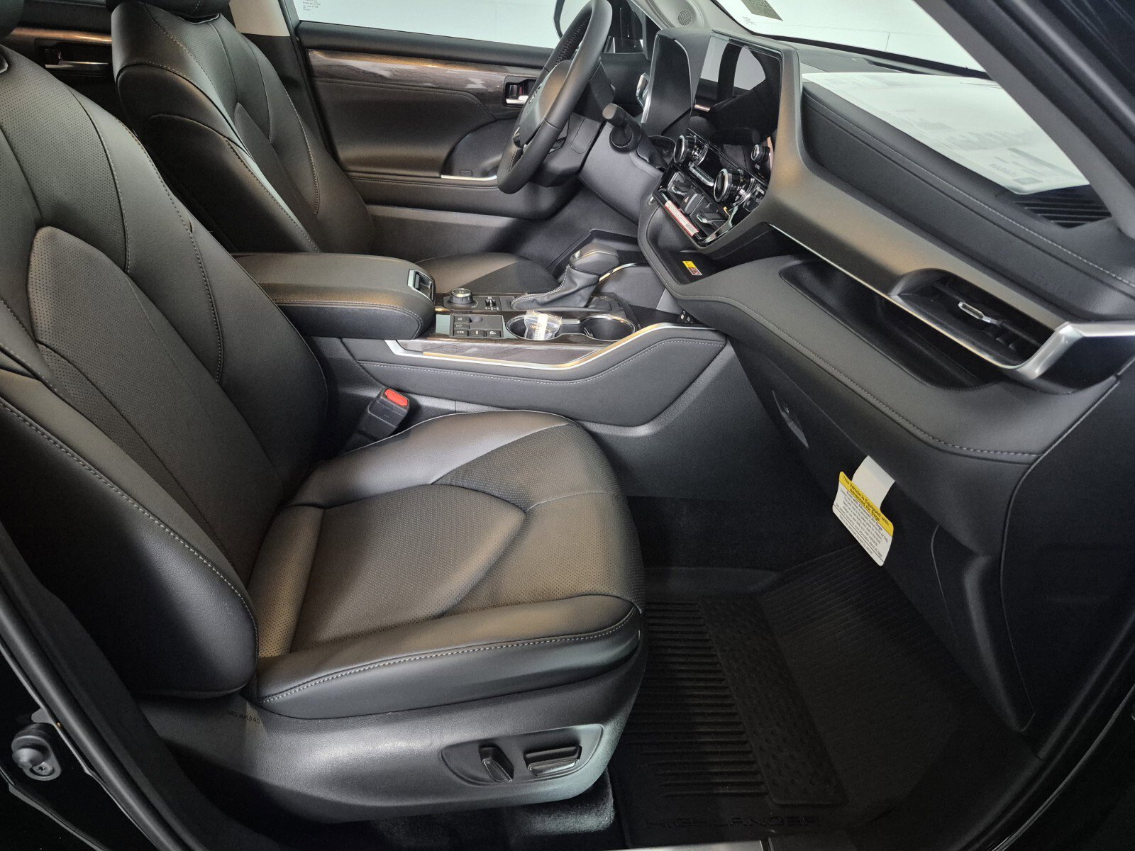 New 2026 Toyota Highlander Limited image 44