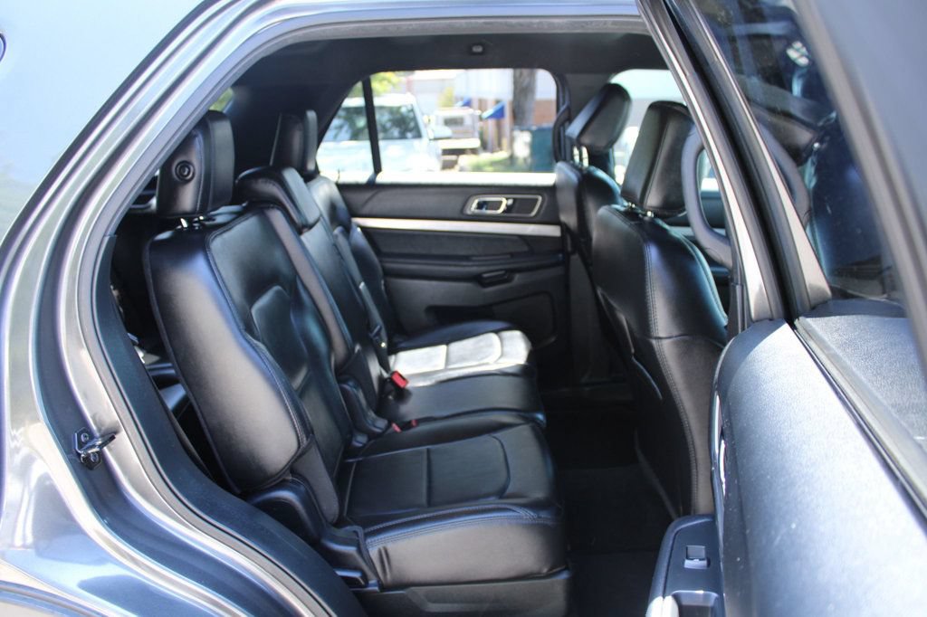 Used 2018 Ford Explorer XLT w/ Equipment Group 202A FWD image 35