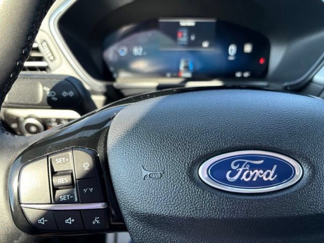 Used 2025 Ford Escape Platinum AWD/4WD image 26