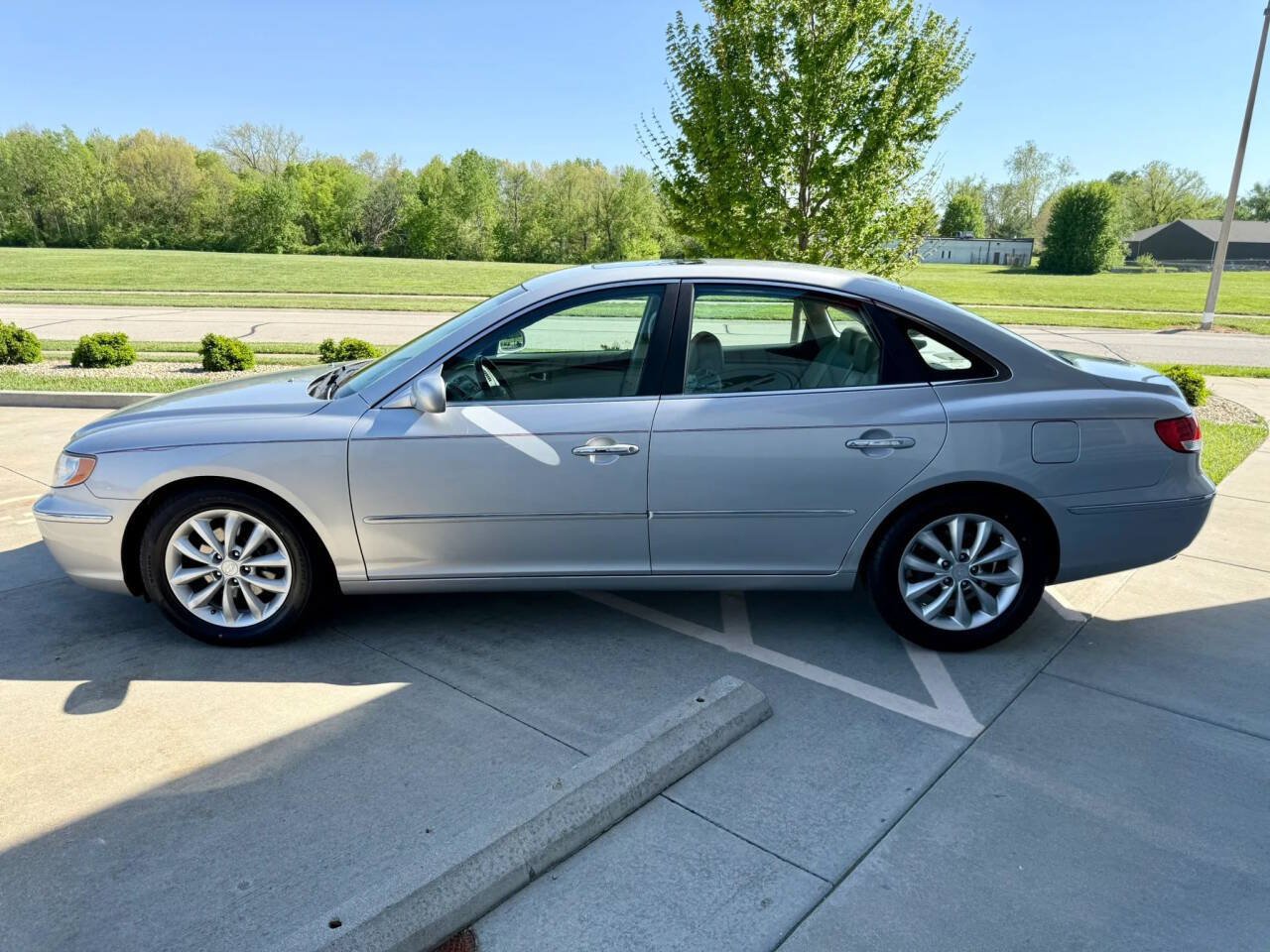 Used 2006 Hyundai Azera Limited FWD image 5