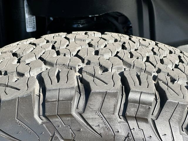 Used 2024 Jeep Wrangler Unlimited Rubicon w/ XTREMEE 35" Tire Package image 32