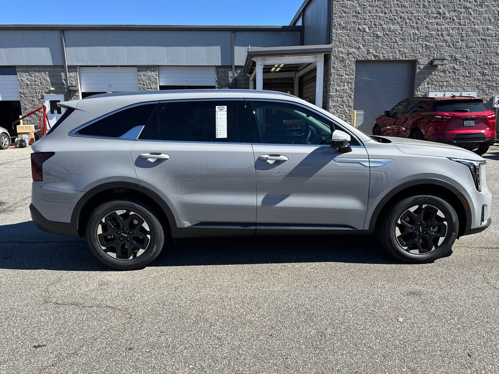 New 2026 Kia Sorento S FWD image 2