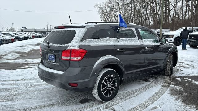 Used 2019 Dodge Journey SE w/ Blacktop Package image 4