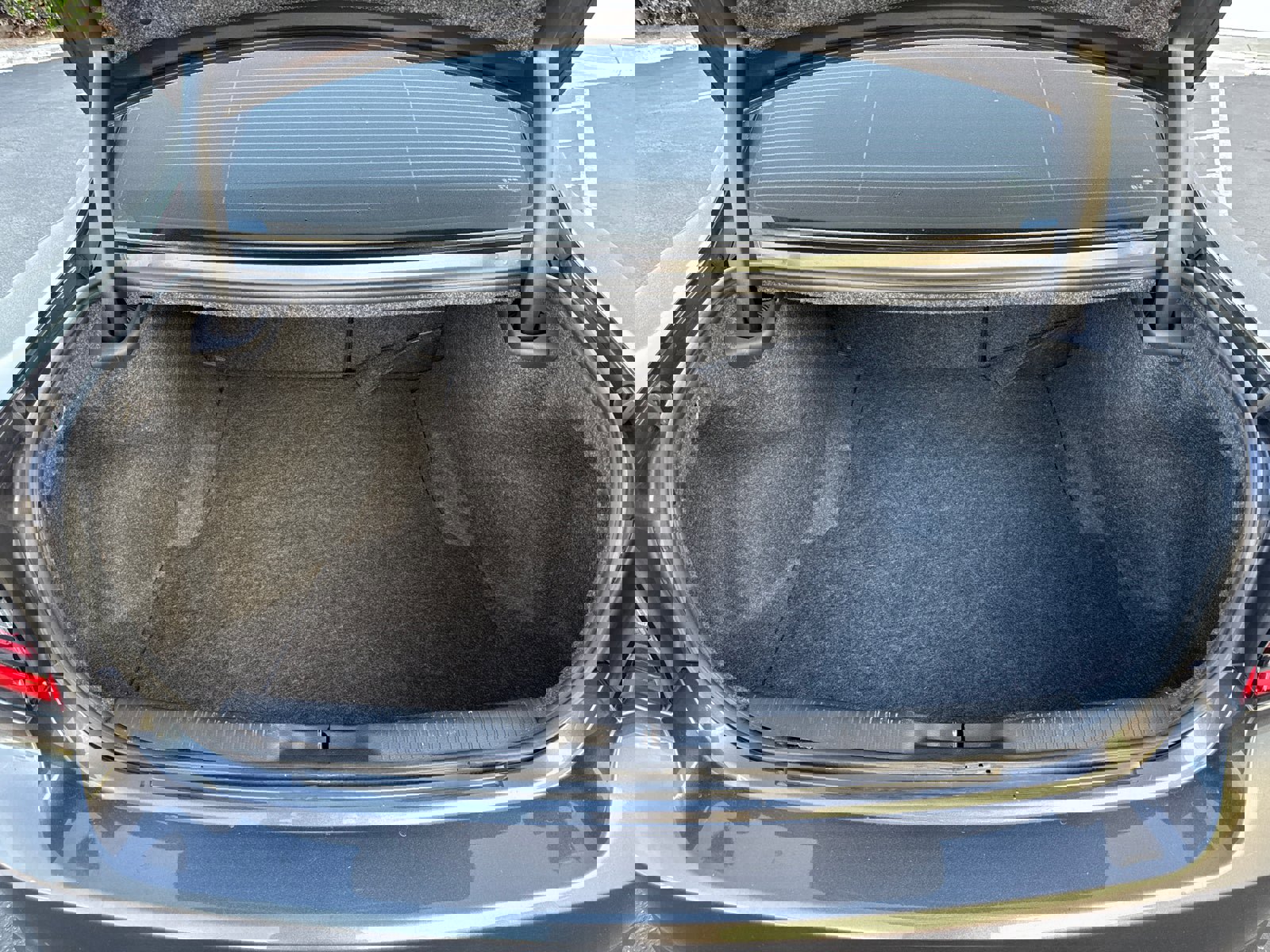 Used 2023 Dodge Charger SXT w/ Blacktop Package image 9