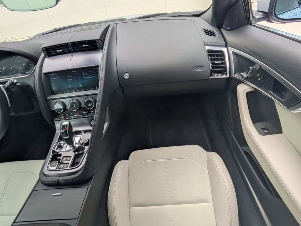 Used 2023 Jaguar F-TYPE Coupe image 17