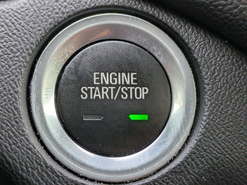 Used 2021 Chevrolet Equinox LT image 29