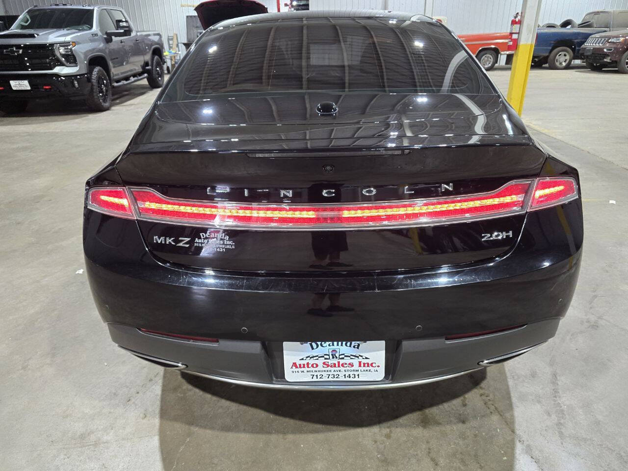 Used 2017 Lincoln MKZ Premiere FWD image 12