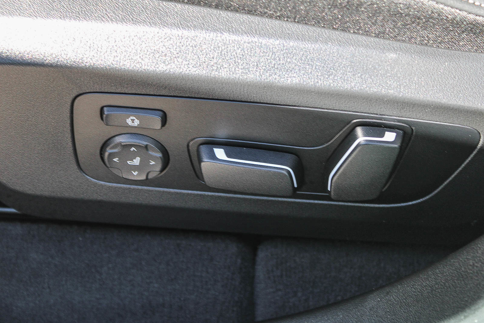 Certified 2025 BMW X3 xDrive30i w/ M Sport Package image 21