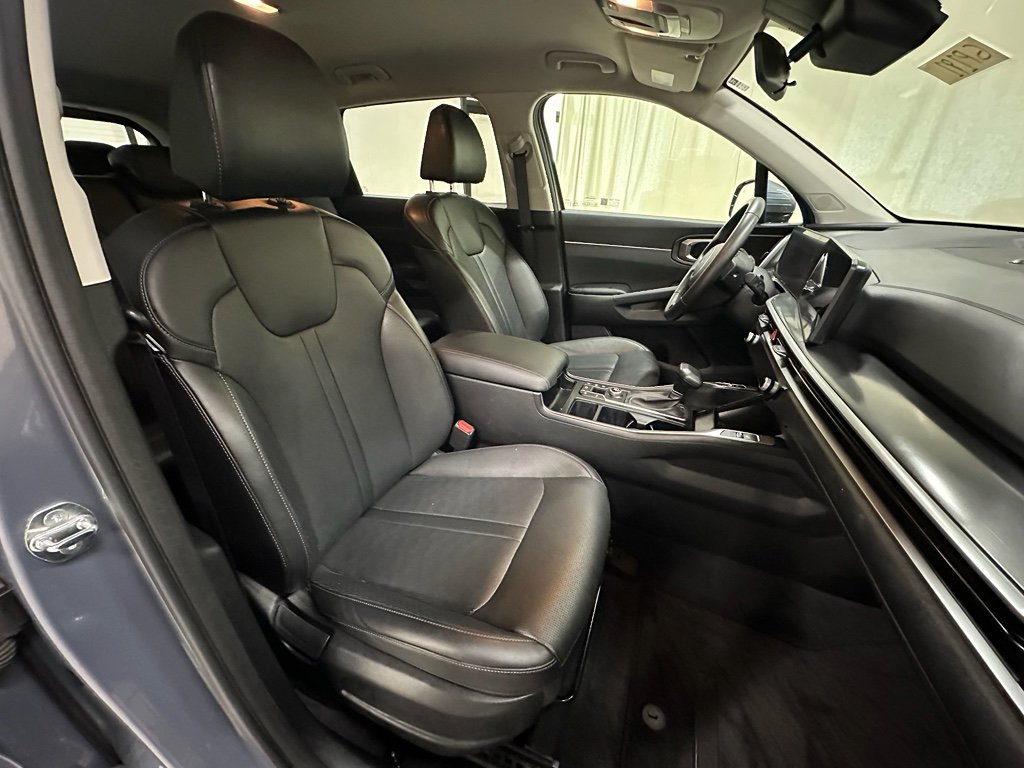Used 2024 Kia Sorento S image 18