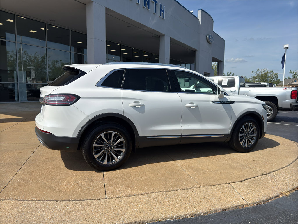 Used 2023 Lincoln Nautilus Reserve image 5