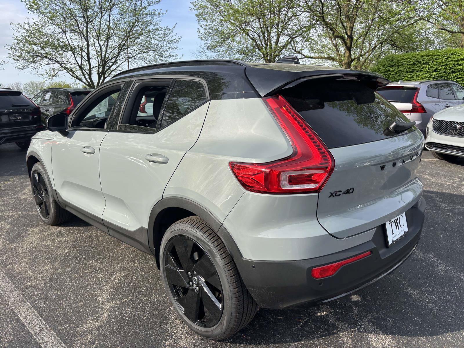 New 2026 Volvo XC40 B5 Ultra w/ Protection Package Premier AWD/4WD image 7