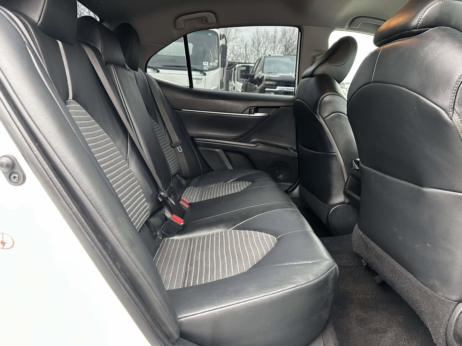 Used 2020 Toyota Camry SE image 24