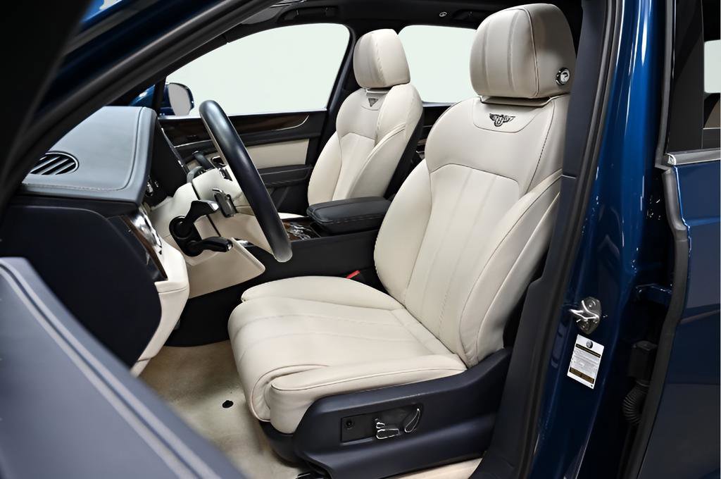 Used 2018 Bentley Bentayga image 4