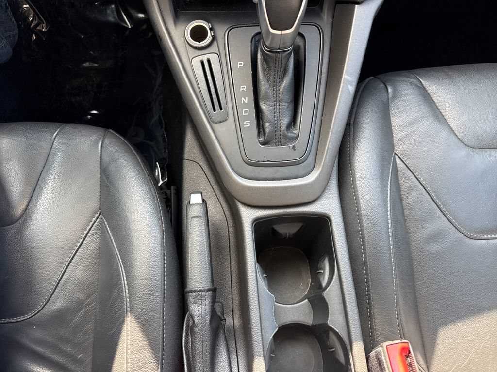 Used 2016 Ford Focus SE w/ Equipment Group 201A FWD image 23