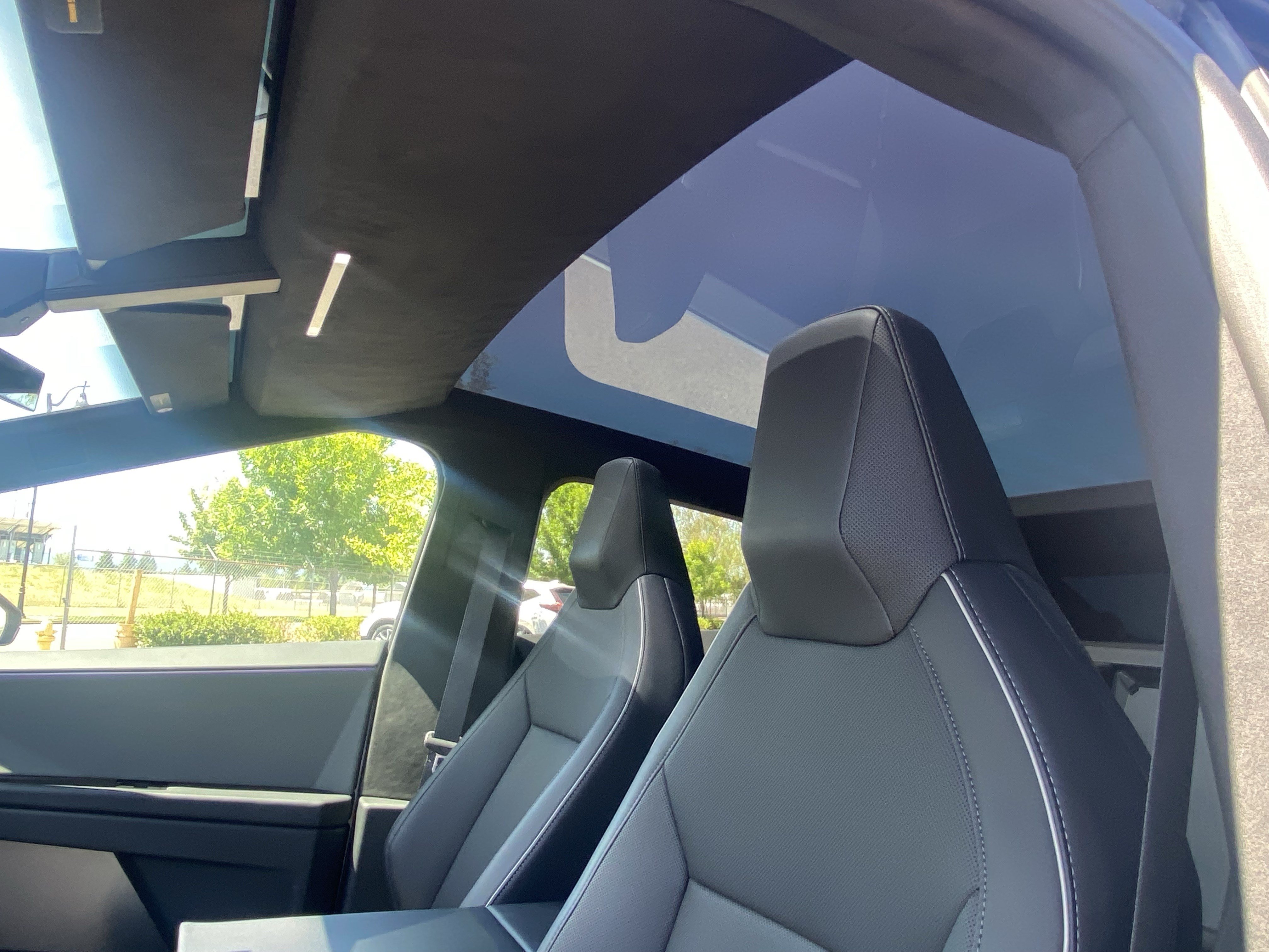Used 2024 Tesla Cybertruck AWD Crew Cab image 20