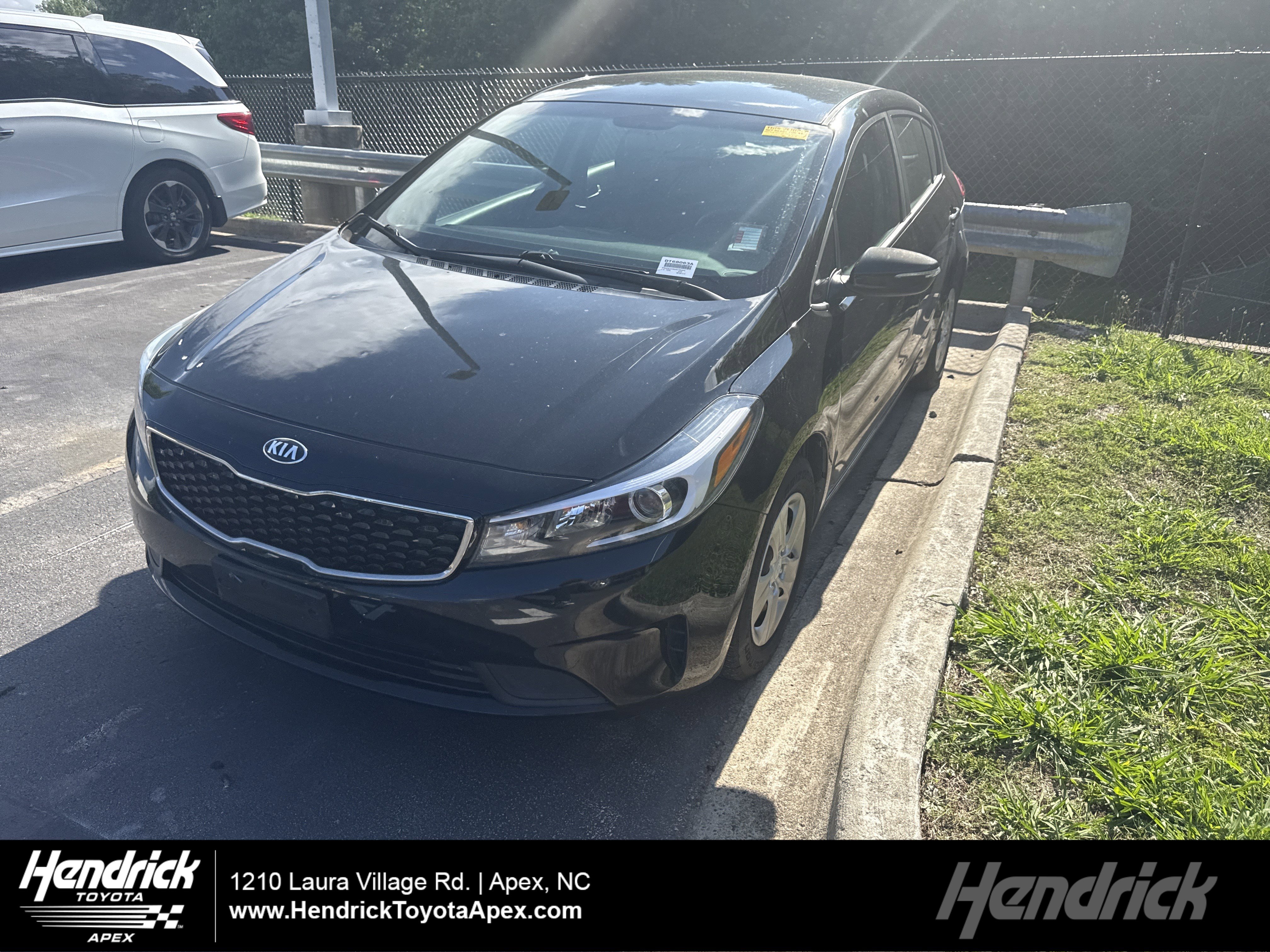 Used 2017 Kia Forte LX FWD image 1